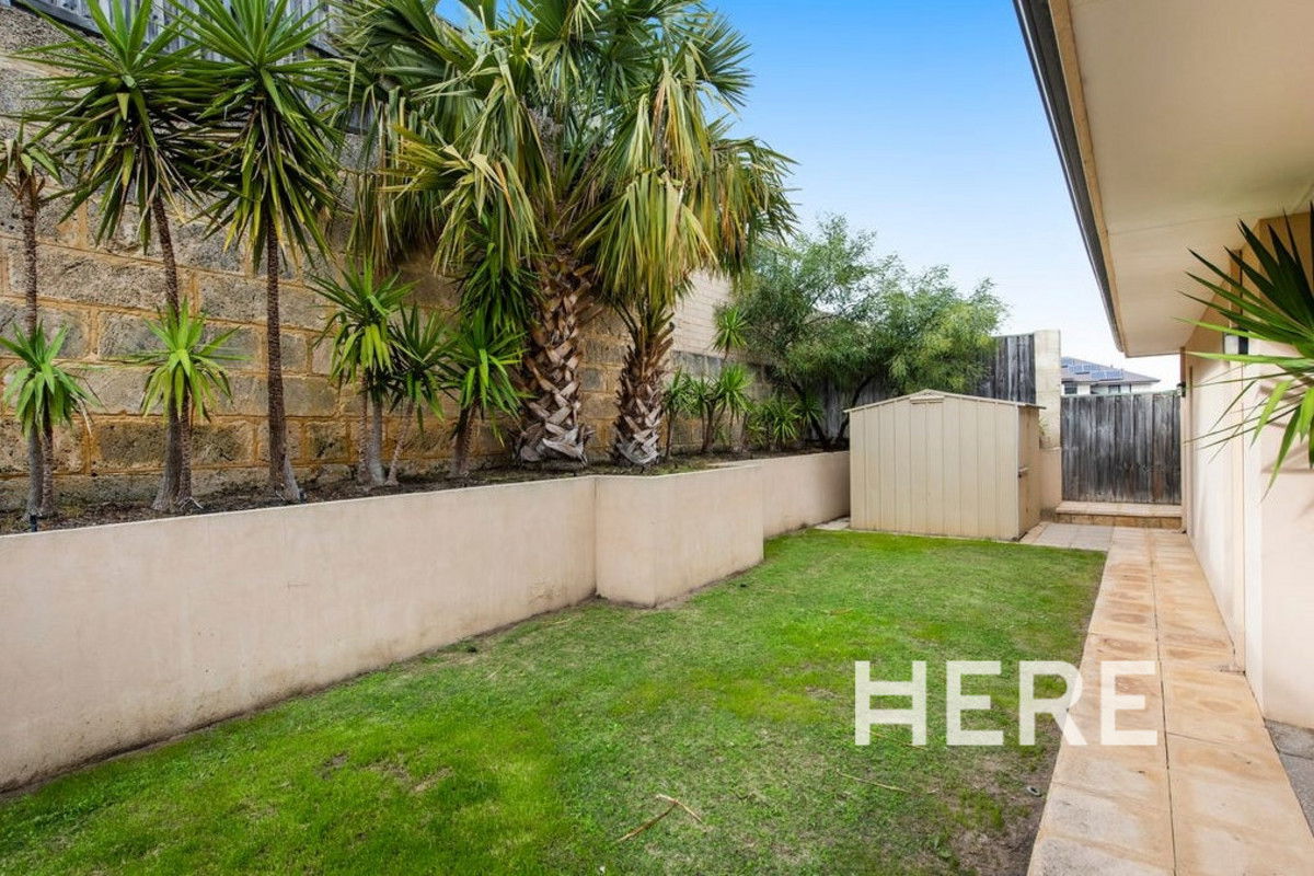 4 Birkenhead Ridge, Mindarie  WA  6030-1