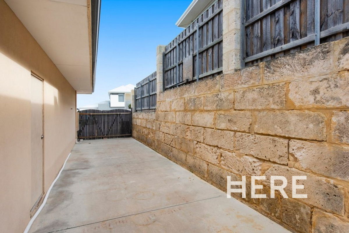 4 Birkenhead Ridge, Mindarie  WA  6030-1