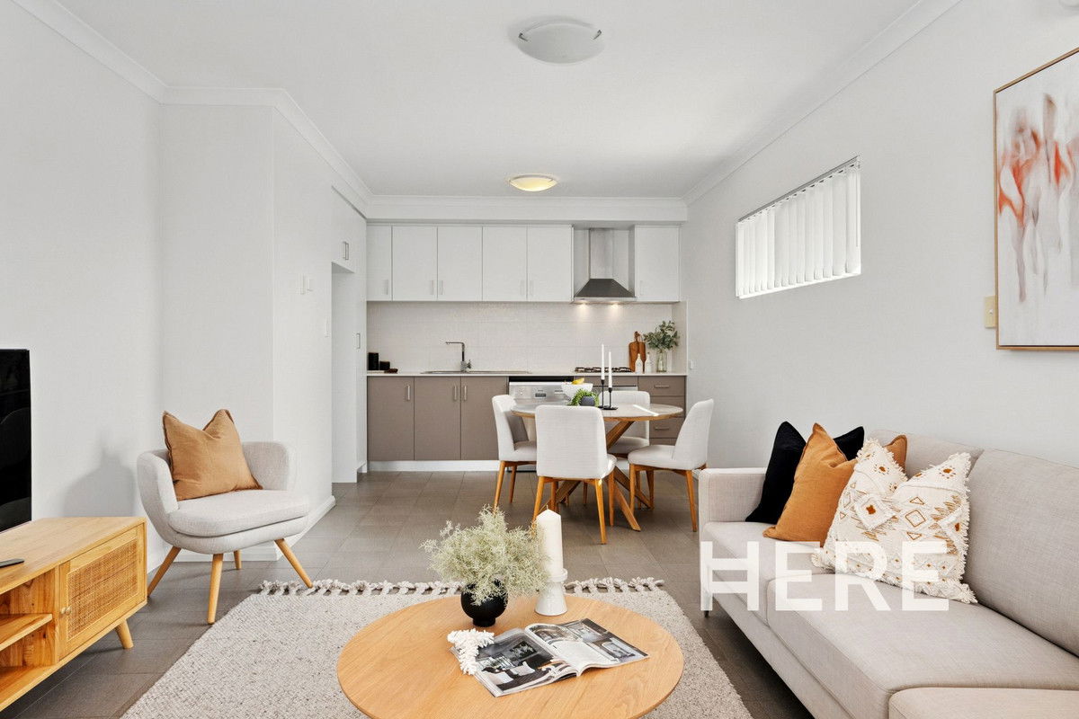 8/19 Selina Street, Innaloo  WA  6018-1