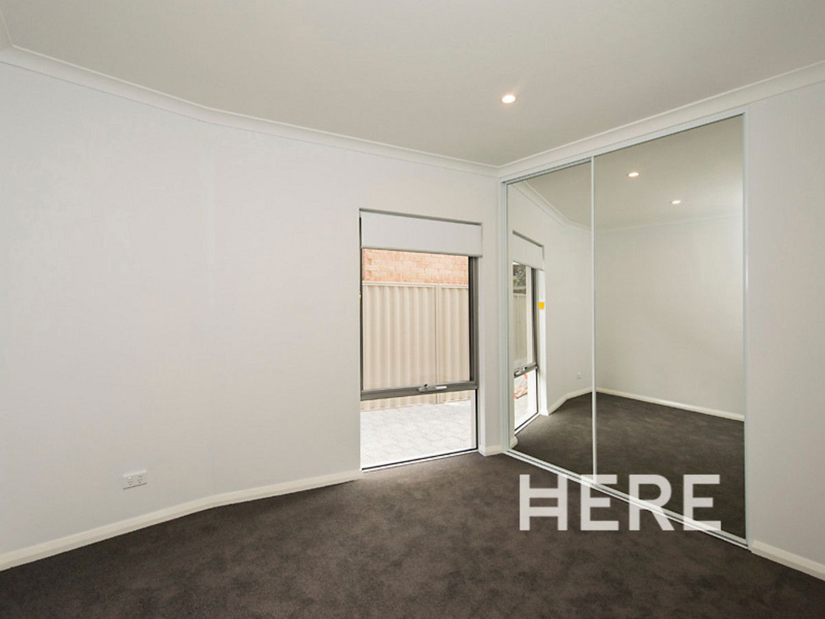 4/3 Leeder Street, GLENDALOUGH WA 6016-1