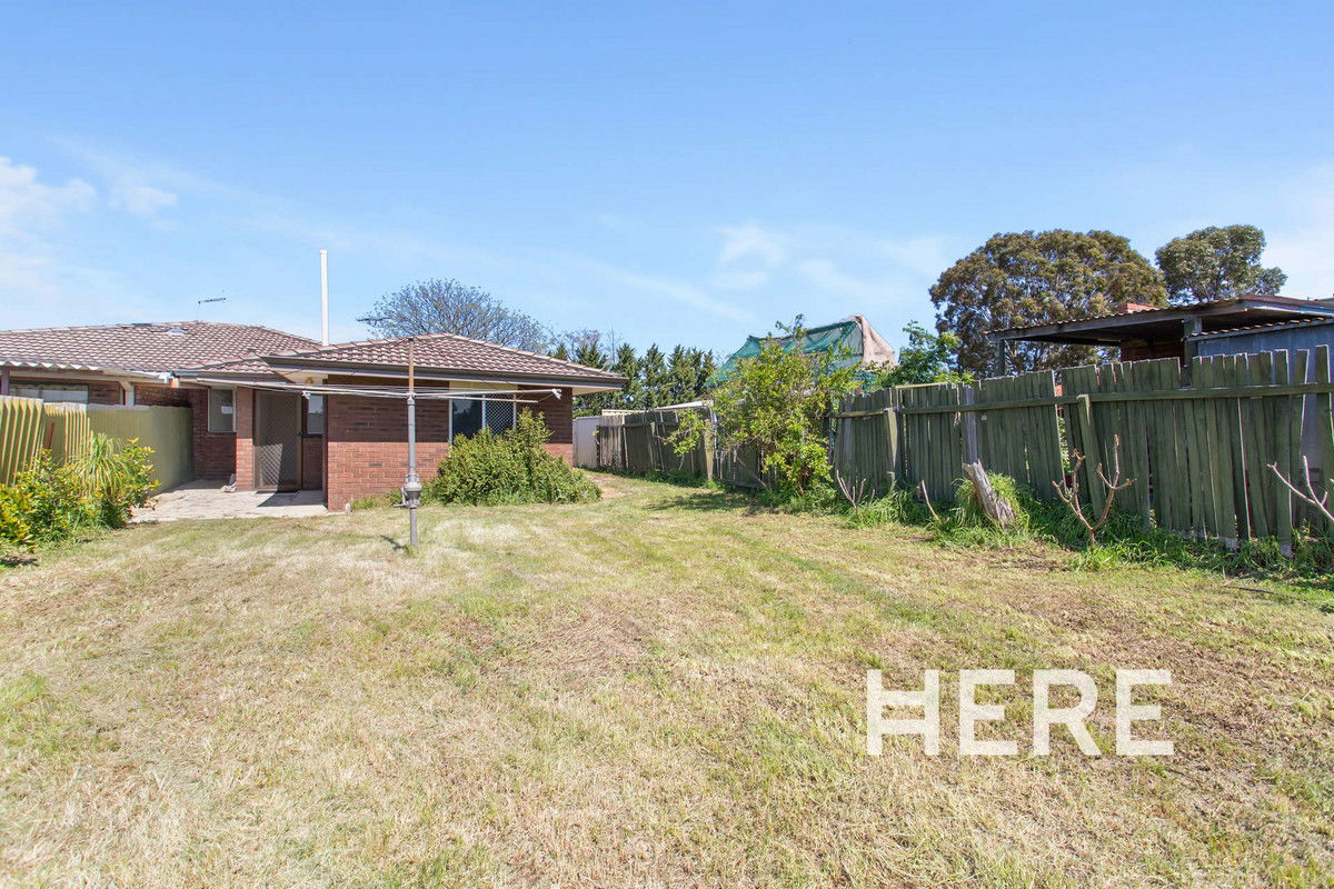 5B Irverna Place, Girrawheen WA 6064-1