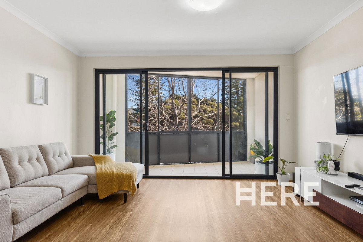 8/2-4 Pensioner Guard Road, NORTH FREMANTLE WA 6159-1