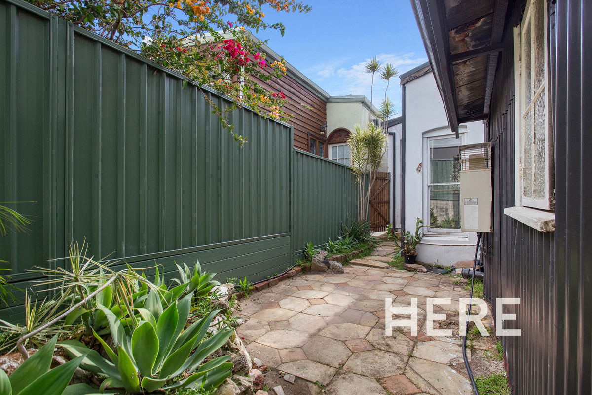 18 Lawrence Avenue, West Perth WA 6005-1