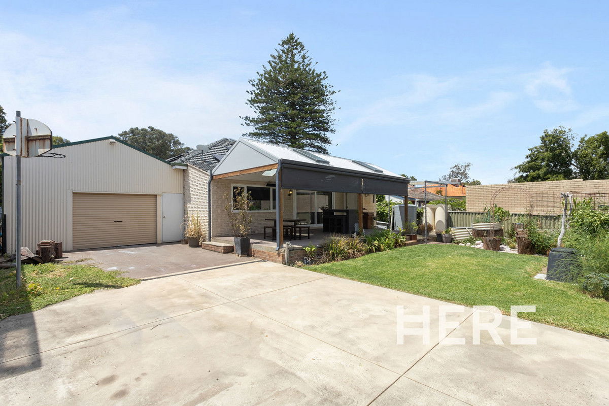 113 River View Avenue, South Guildford WA 6055-1