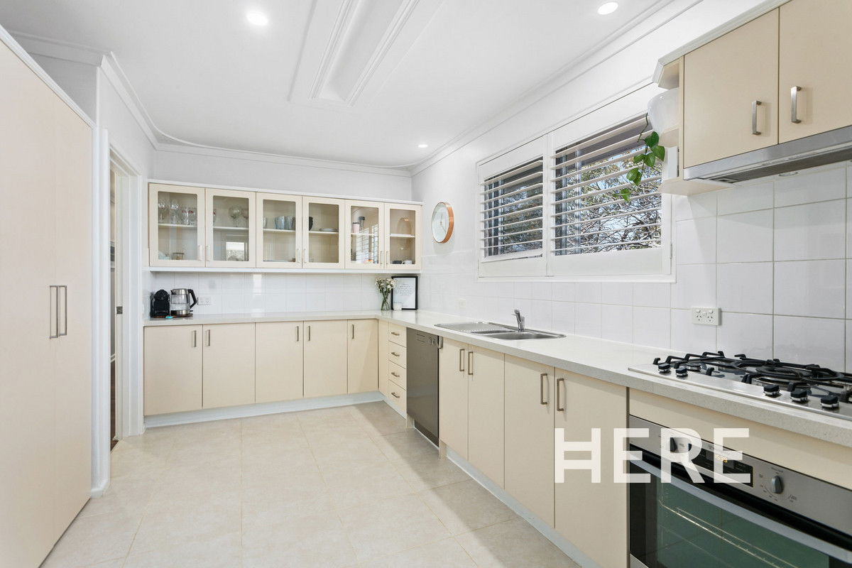 12 Jenkins Place, Wembley Downs WA 6019-1