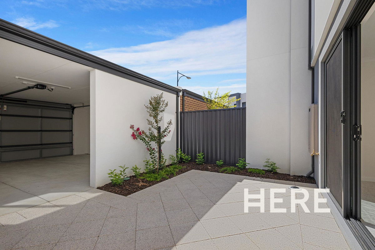 4 Tipton Walk, Glendalough WA 6016-1