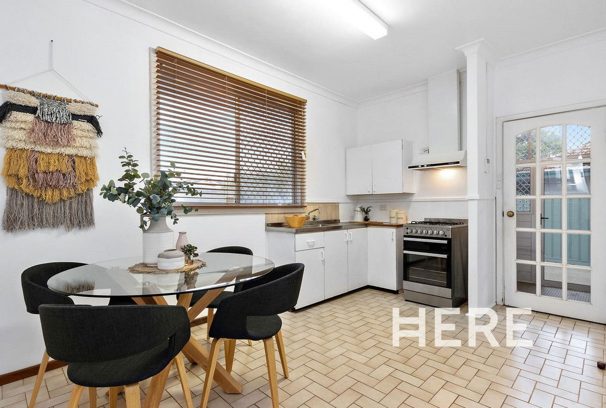 5 Wade Street, EMBLETON WA 6062-1