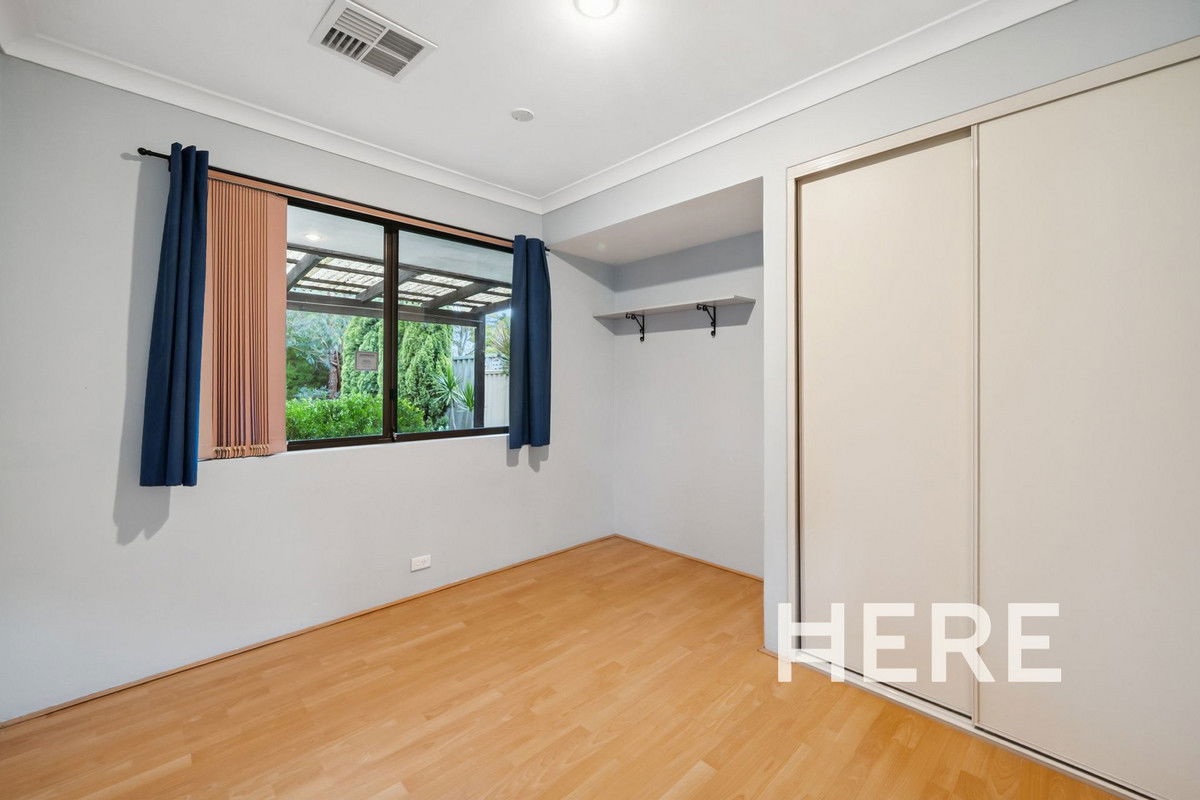 6 Tarndale Way, South Lake WA 6164-1