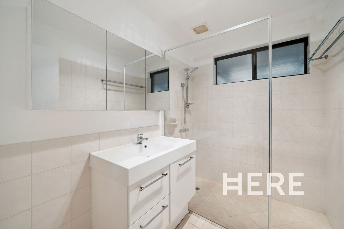 6 Tarndale Way, South Lake WA 6164-1