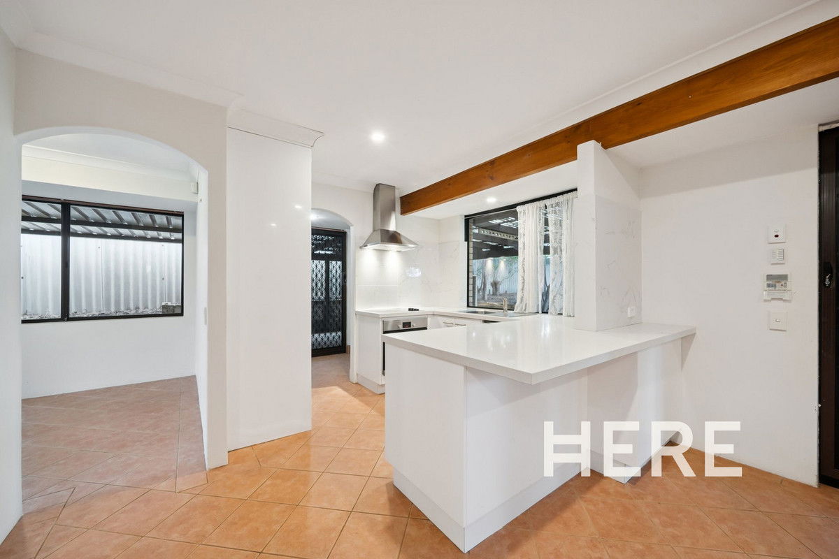 6 Tarndale Way, South Lake WA 6164-1