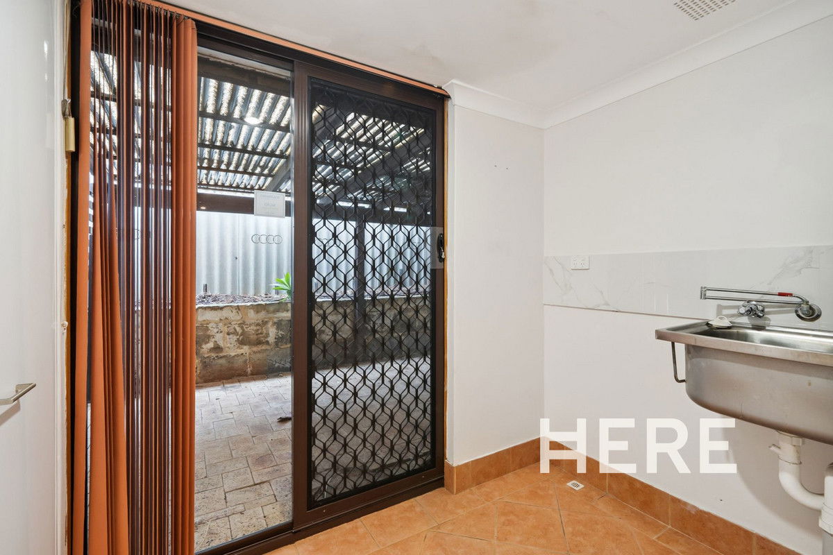6 Tarndale Way, South Lake WA 6164-1