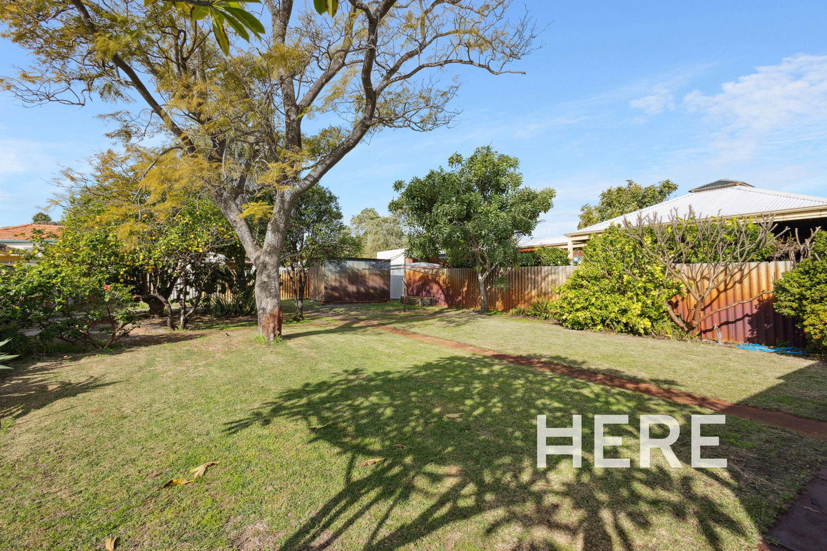 142 Holland Street, Wembley WA 6014-1