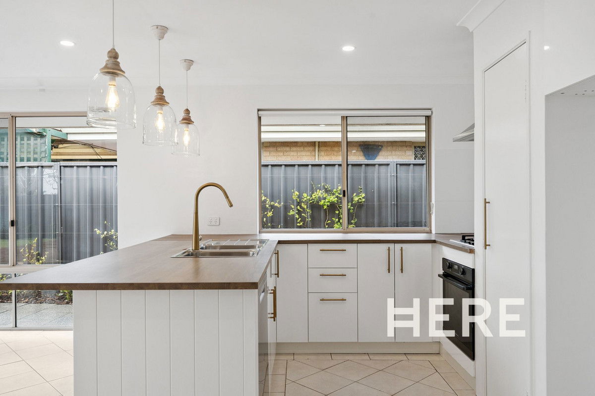 11 Stokes Retreat, Clarkson WA 6030-1