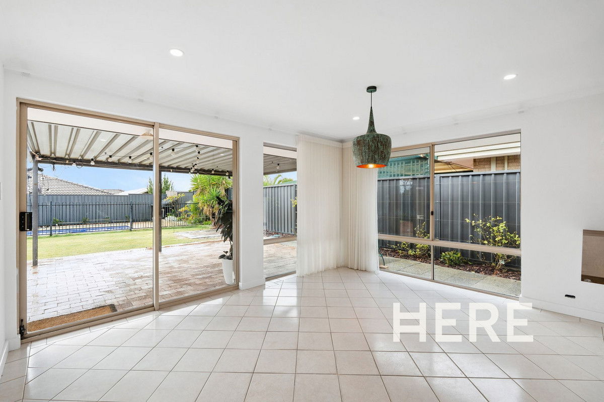 11 Stokes Retreat, Clarkson WA 6030-1