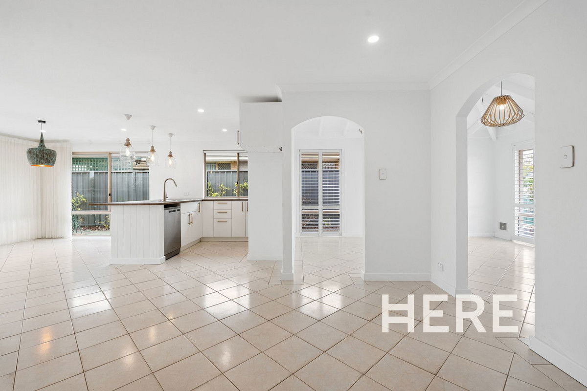 11 Stokes Retreat, Clarkson WA 6030-1
