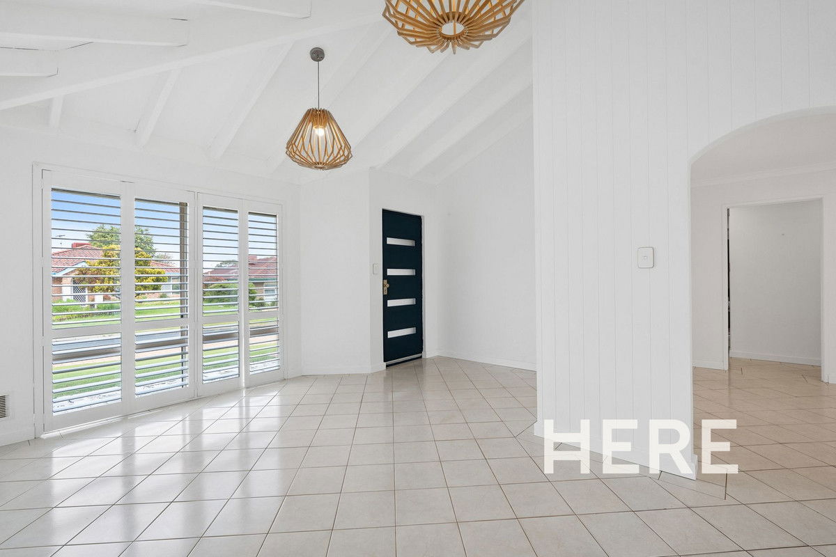 11 Stokes Retreat, Clarkson WA 6030-1
