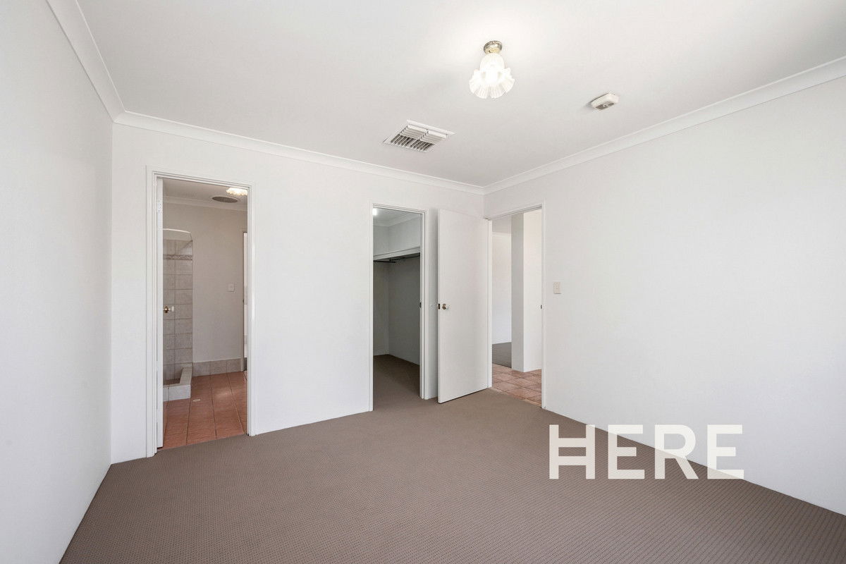 18 Beard Place, QUEENS PARK WA 6107-1