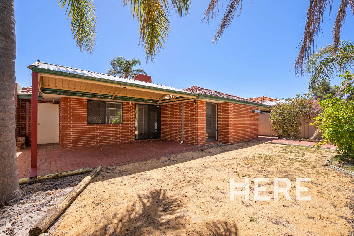 18 Beard Place, QUEENS PARK WA 6107-1