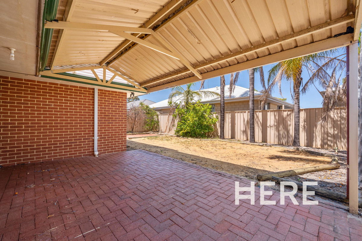 18 Beard Place, QUEENS PARK WA 6107-1