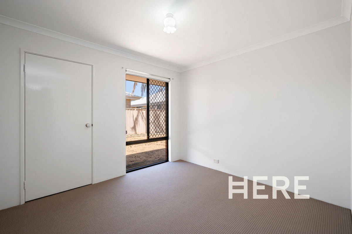 18 Beard Place, QUEENS PARK WA 6107-1
