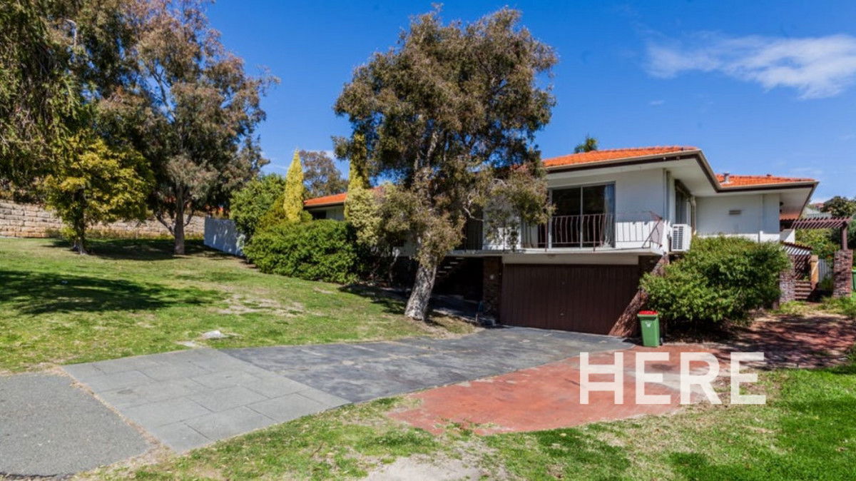 1 Goonang Road, City Beach WA 6015-1